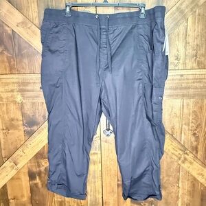 NWT Westbound Weekend Crop Mid Rise Relaxed Leg Rolled Hem Black Crop Size 24W
